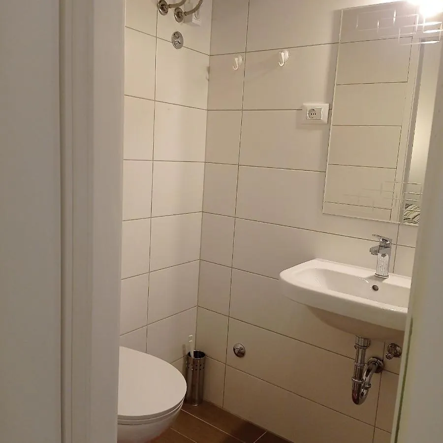 Privatunterkunft Studio Apartment With Pool Pula Kroatien