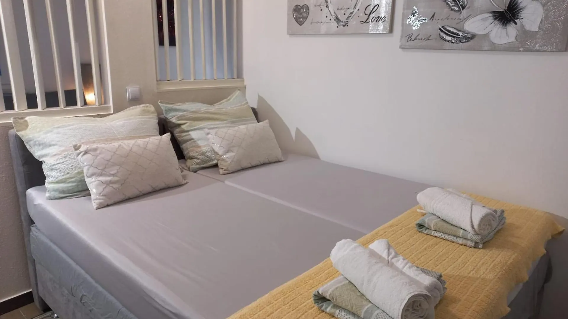 Privatunterkunft Studio Apartment With Pool Pula