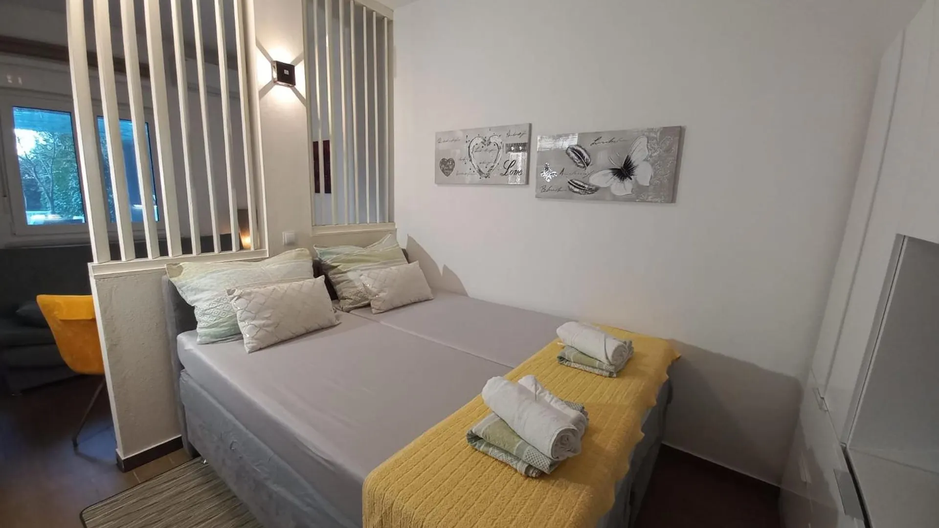 Privatunterkunft Studio Apartment With Pool Pula